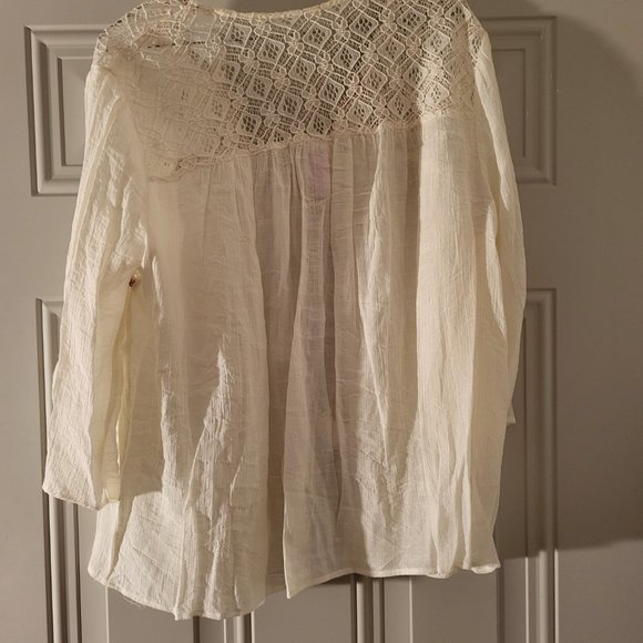 Top - Picture 2 of 3